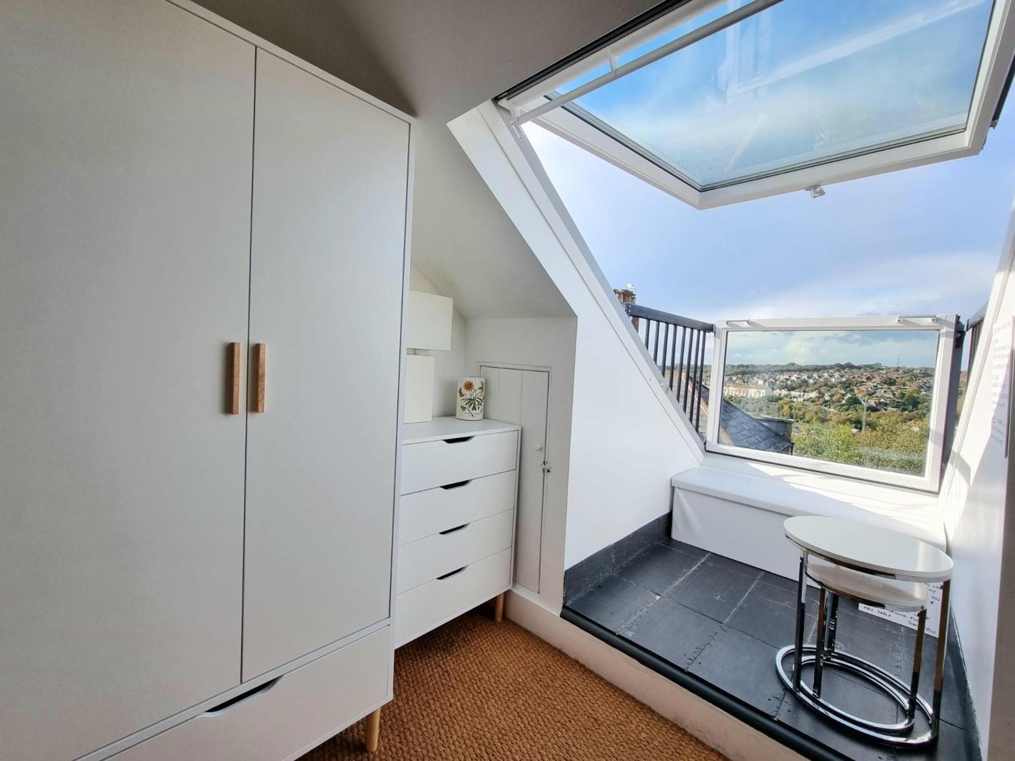 West Hill Retreat Seaview Balcony Chic Loft Studio & Free Parking Newport Beach Exterior foto
